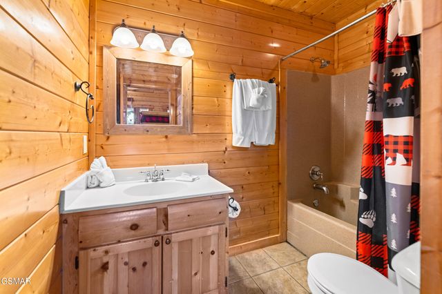 1009 Cricket Wood Way, Sevierville, TN 37862