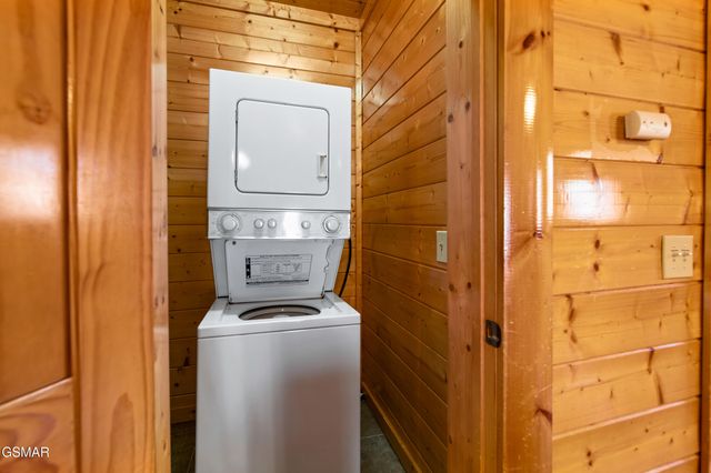 1009 Cricket Wood Way, Sevierville, TN 37862