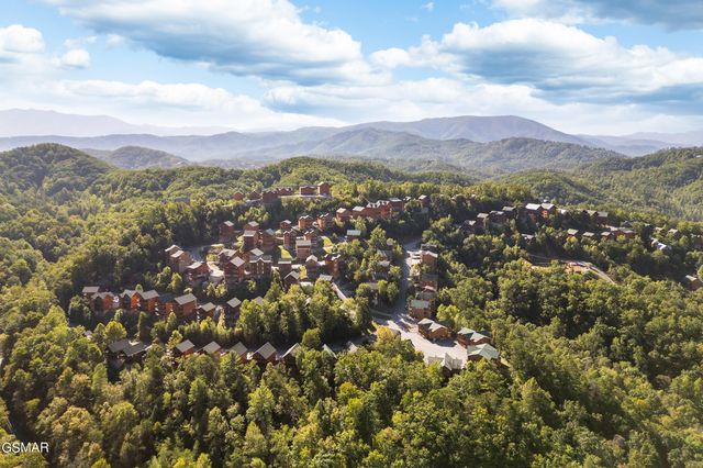 1009 Cricket Wood Way, Sevierville, TN 37862