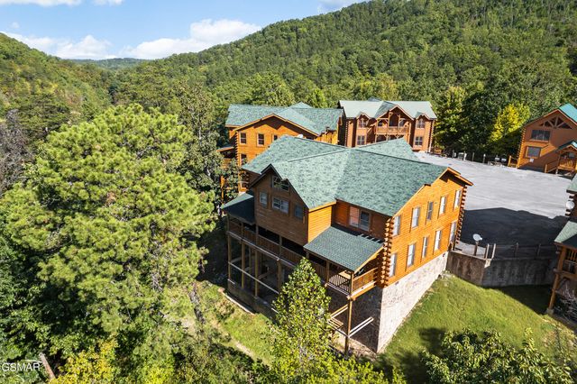 1009 Cricket Wood Way, Sevierville, TN 37862