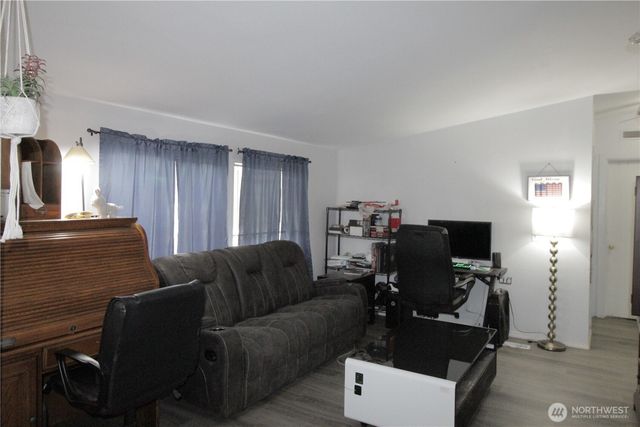 30425 6th Avenue S, Roy, WA 98580