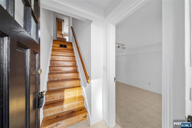 372 Lawton Avenue A, Cliffside Park, NJ 07010