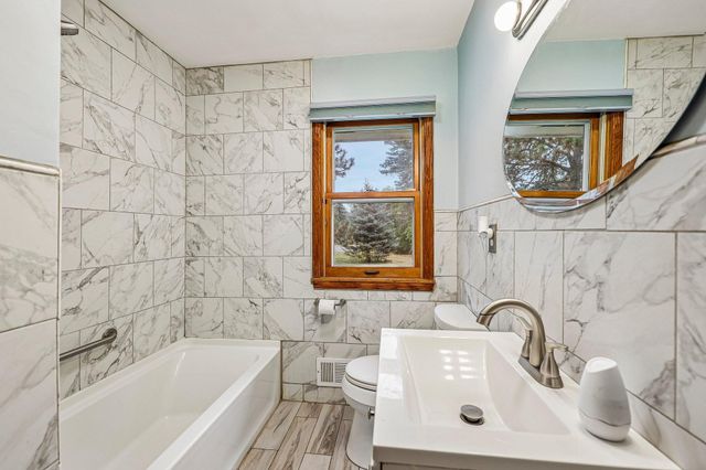 2804 Beam Lane, Eagan, MN 55121