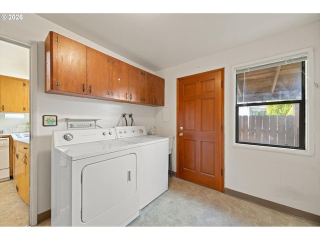 8419 Se 32ND Ave, Portland, OR 97222