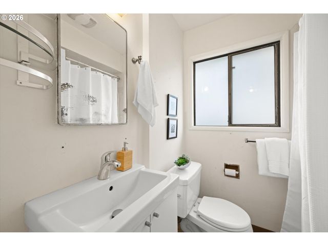 8419 Se 32ND Ave, Portland, OR 97222