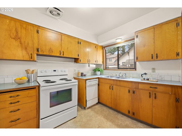 8419 Se 32ND Ave, Portland, OR 97222