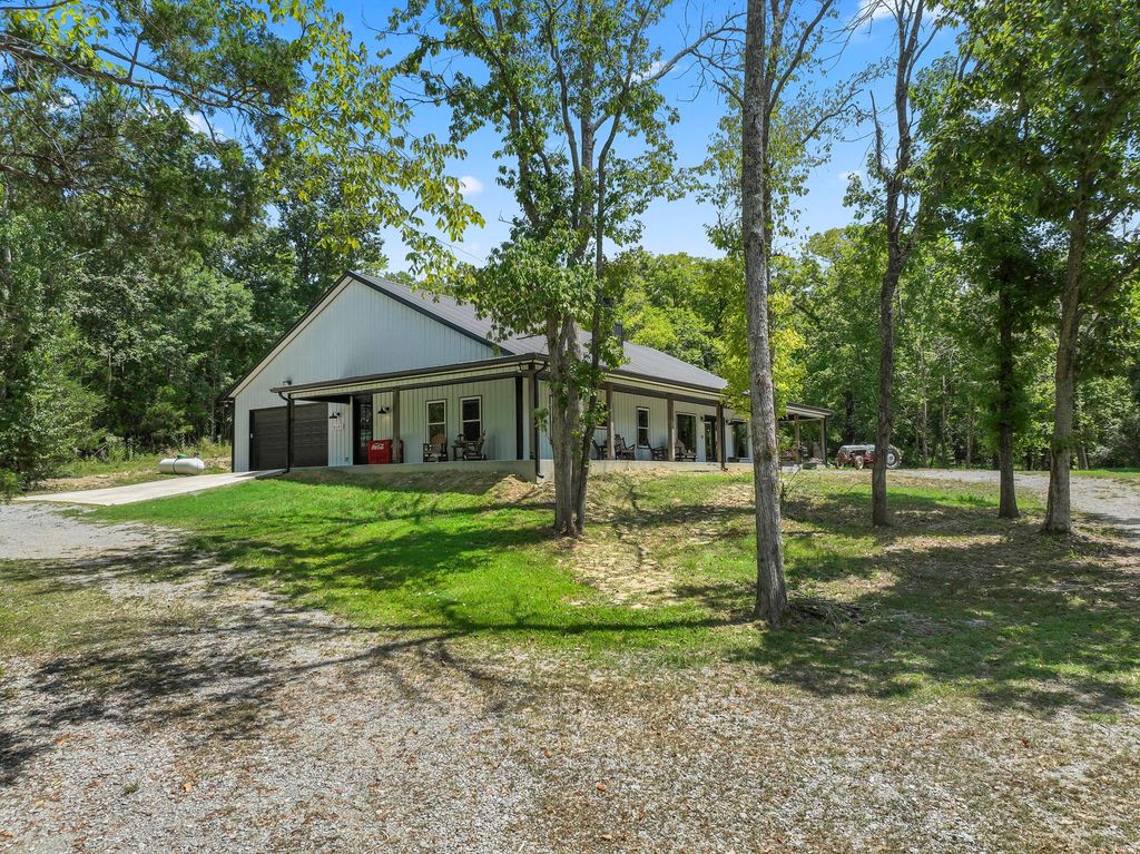 6145 Hunters Point Pike, Lebanon, TN 37087