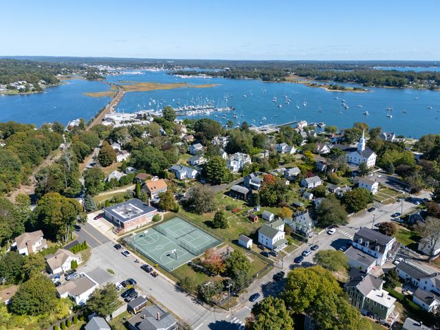 17 High Street, Groton, CT 06340