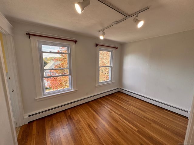 17 High Street, Groton, CT 06340