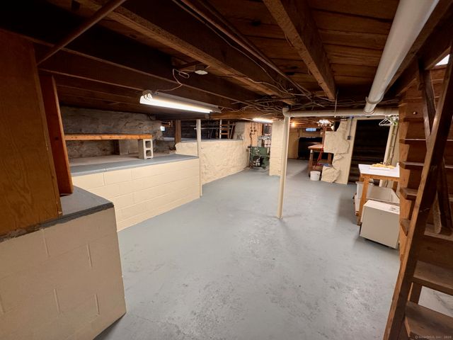 17 High Street, Groton, CT 06340