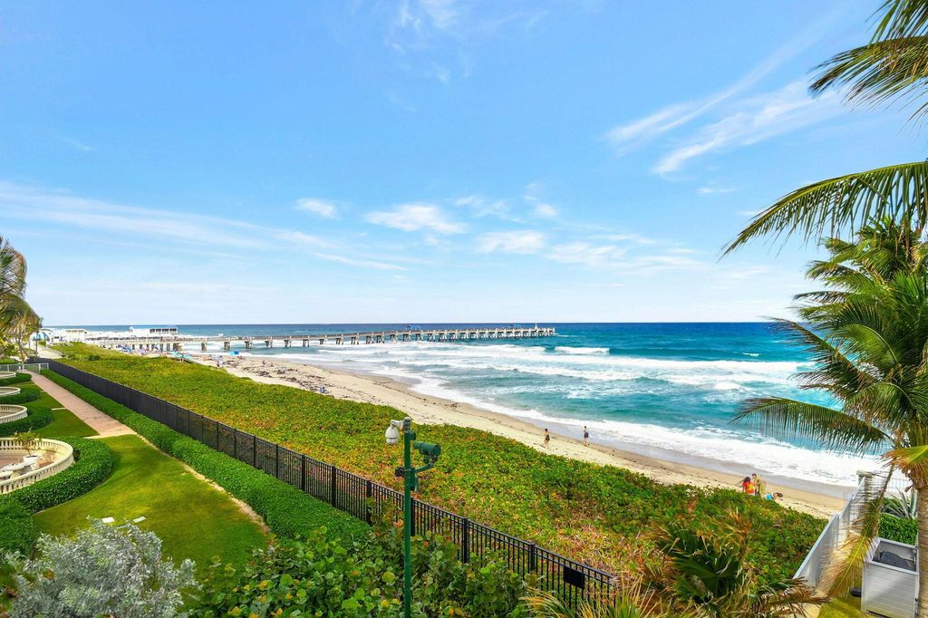 Image 25 of property listing at 3030 S Ocean Boulevard 328, Palm Beach, FL 33480