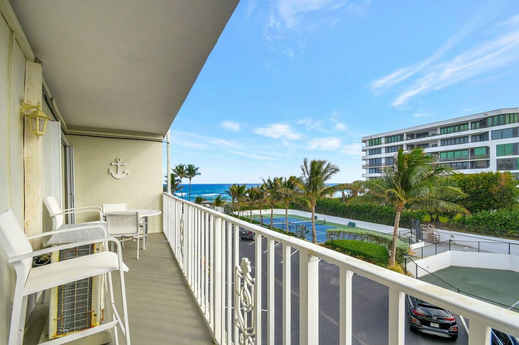 Image 27 of property listing at 3030 S Ocean Boulevard 328, Palm Beach, FL 33480