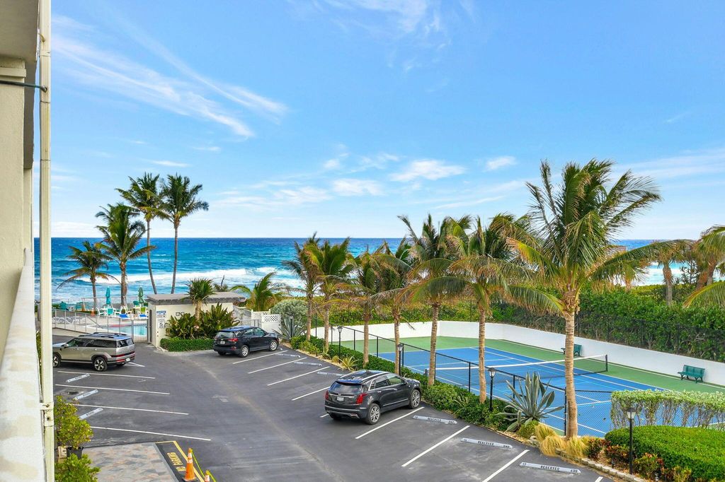 Image 28 of property listing at 3030 S Ocean Boulevard 328, Palm Beach, FL 33480