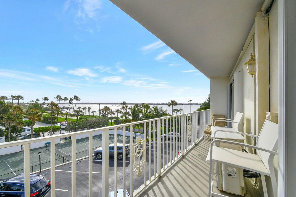 Image 29 of property listing at 3030 S Ocean Boulevard 328, Palm Beach, FL 33480