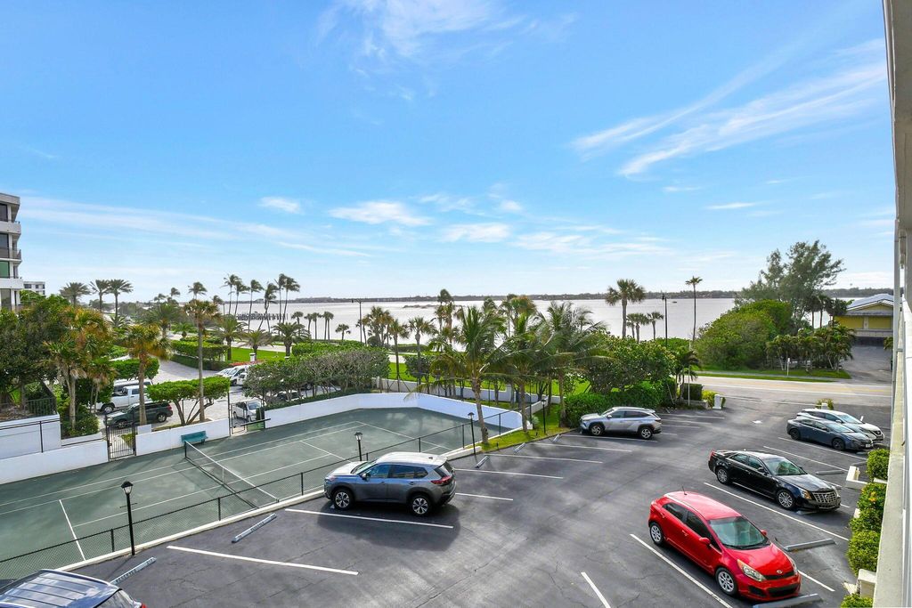 Image 31 of property listing at 3030 S Ocean Boulevard 328, Palm Beach, FL 33480
