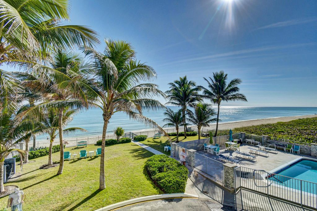 Image 32 of property listing at 3030 S Ocean Boulevard 328, Palm Beach, FL 33480