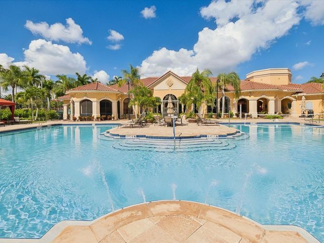 2733 VIA CIPRIANI 830B, Clearwater, FL 33764