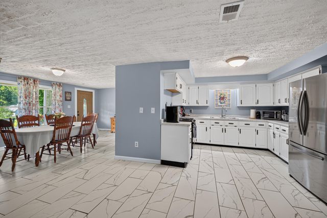 7045 White Oak Road, Junction City, KY 40440