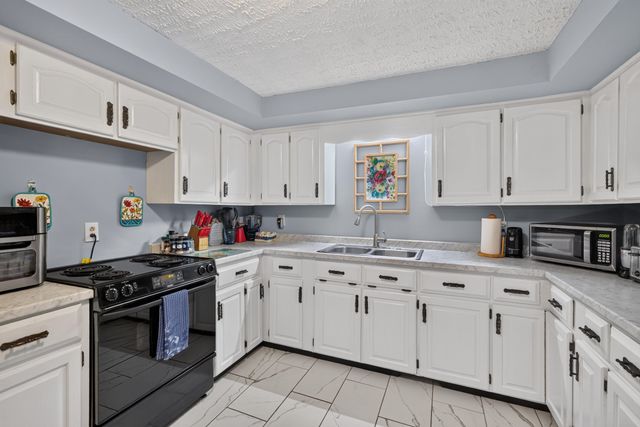 7045 White Oak Road, Junction City, KY 40440