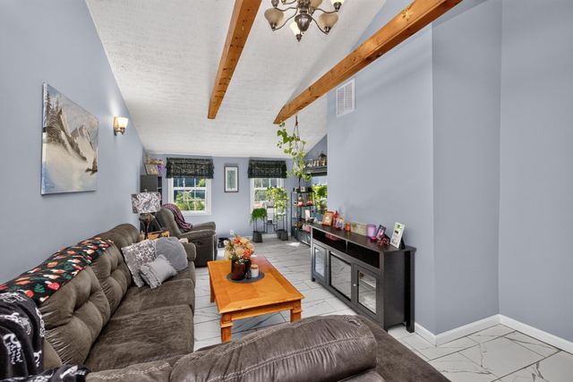 7045 White Oak Road, Junction City, KY 40440