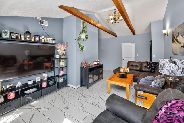 7045 White Oak Road, Junction City, KY 40440