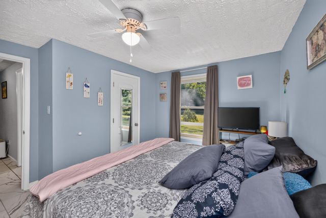 7045 White Oak Road, Junction City, KY 40440