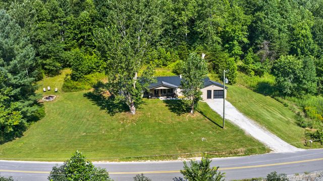 7045 White Oak Road, Junction City, KY 40440