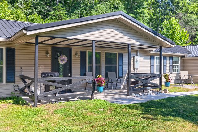 7045 White Oak Road, Junction City, KY 40440