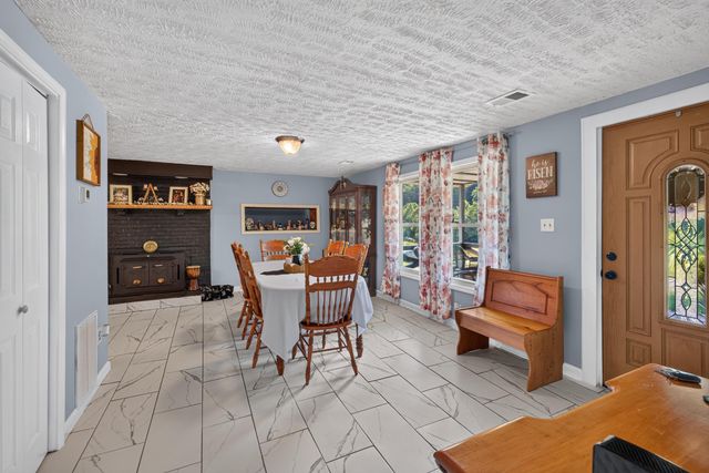 7045 White Oak Road, Junction City, KY 40440