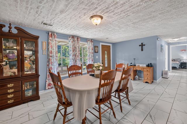 7045 White Oak Road, Junction City, KY 40440