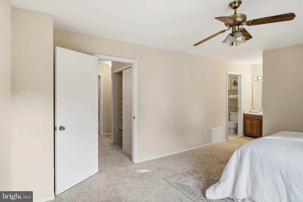Image 19 of property listing at 7454 SEA CHANGE, Columbia, MD 21045