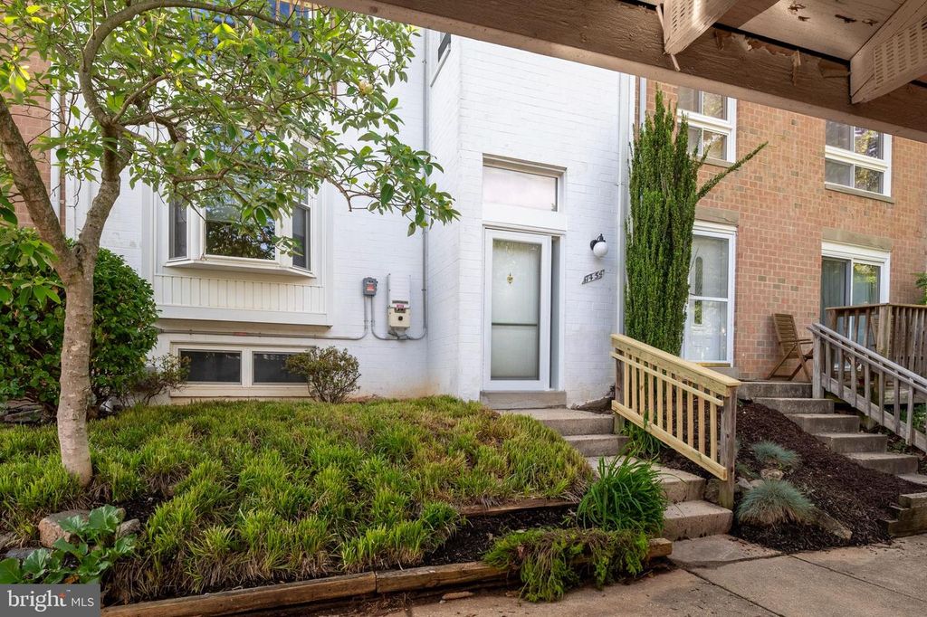 Image 2 of property listing at 7454 SEA CHANGE, Columbia, MD 21045