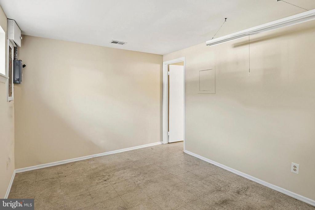 Image 28 of property listing at 7454 SEA CHANGE, Columbia, MD 21045