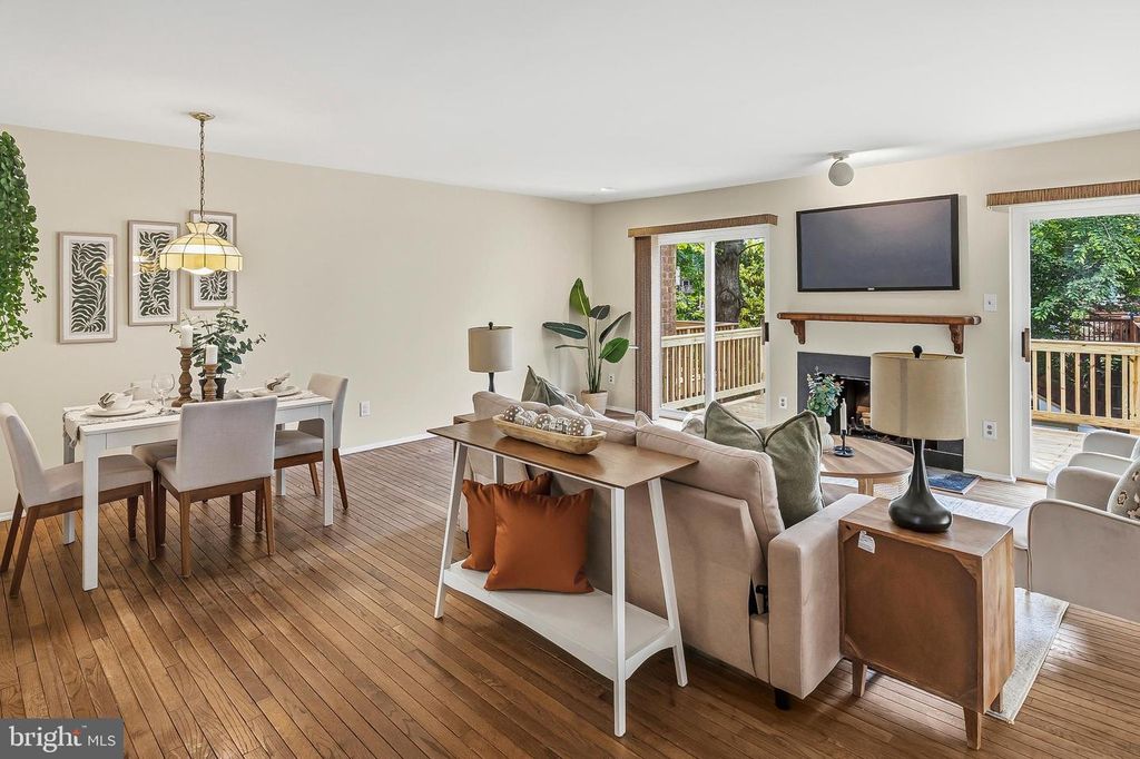 Image 9 of property listing at 7454 SEA CHANGE, Columbia, MD 21045