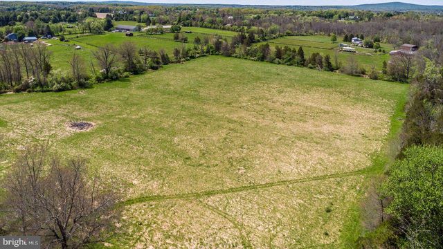 23 RED HILL RD, Pipersville, PA 18947