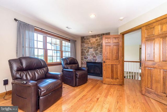 23 RED HILL RD, Pipersville, PA 18947