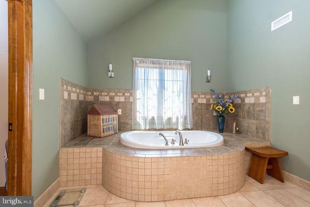 23 RED HILL RD, Pipersville, PA 18947