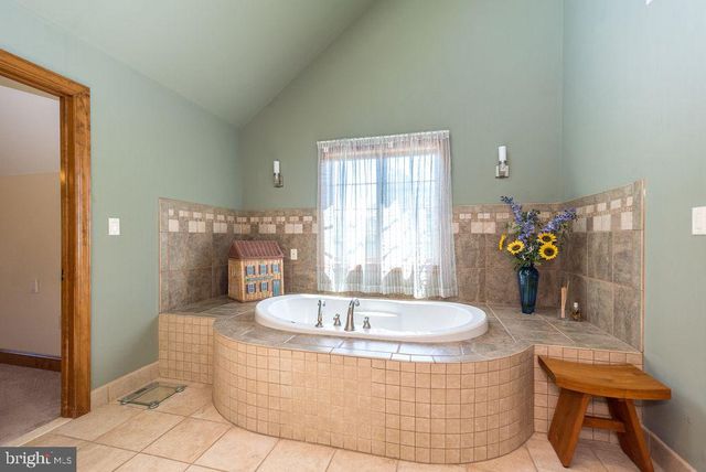 23 RED HILL RD, Pipersville, PA 18947