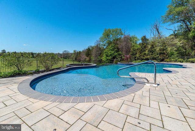 23 RED HILL RD, Pipersville, PA 18947