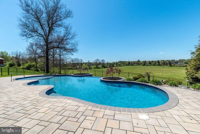 23 RED HILL RD, Pipersville, PA 18947