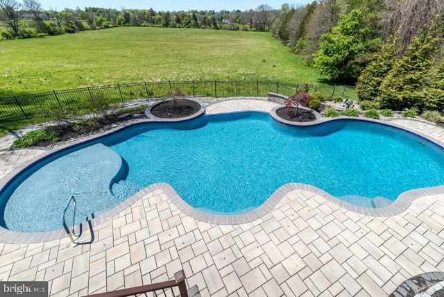 23 RED HILL RD, Pipersville, PA 18947