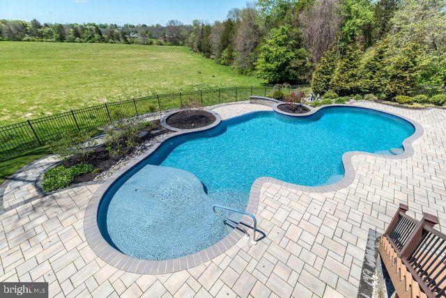 23 RED HILL RD, Pipersville, PA 18947