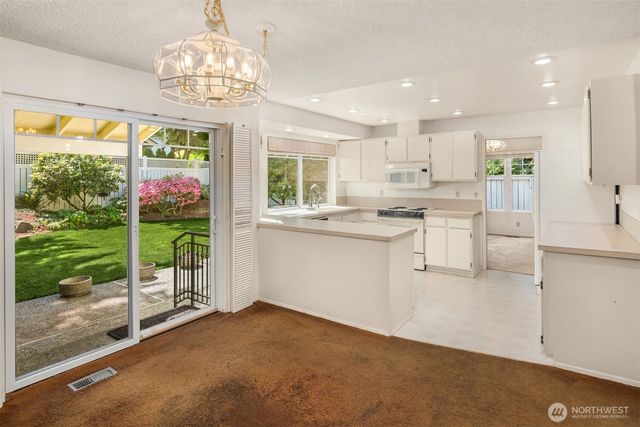 18855 SE 42nd Street, Issaquah, WA 98027