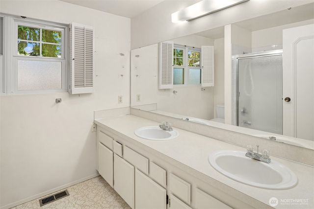 18855 SE 42nd Street, Issaquah, WA 98027