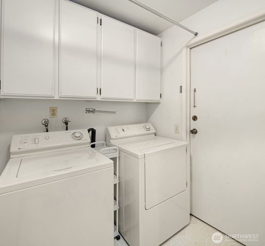 18855 SE 42nd Street, Issaquah, WA 98027