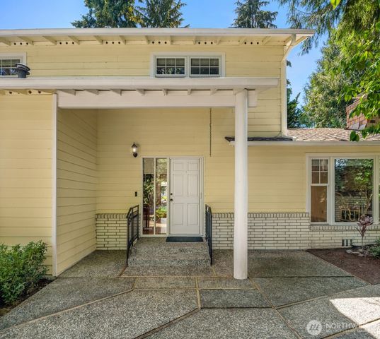 18855 SE 42nd Street, Issaquah, WA 98027