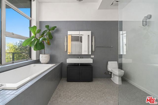 4080 Glencoe Avenue 214, Marina Del Rey, CA 90292