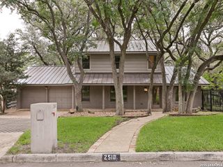 2518 Old Orchard Ln, San Antonio, TX 78230
