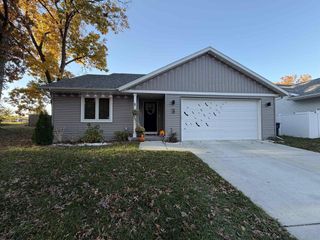 4248 Fox Hills Court, Janesville, WI 53546