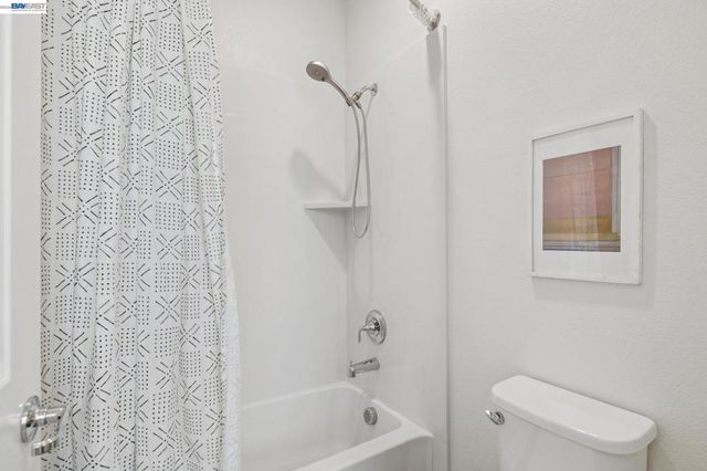 1815 Balsa St, Alameda, CA 94501